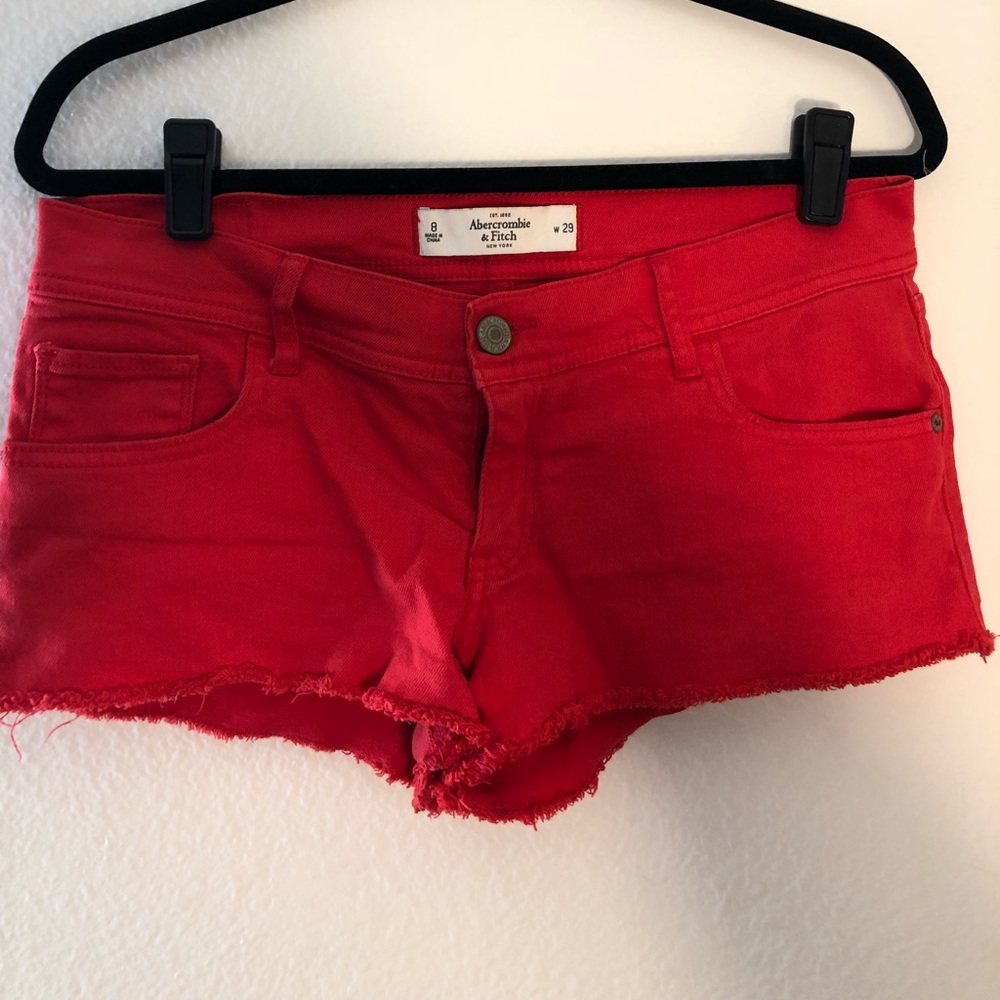 red shorts
